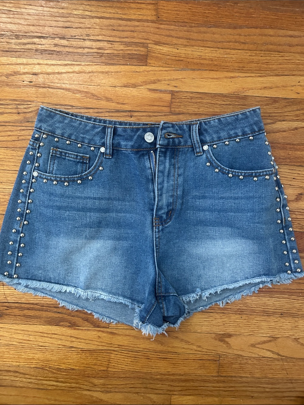 Women’s Cali1850 Blue Denim Studded Frayed Hem Shorts